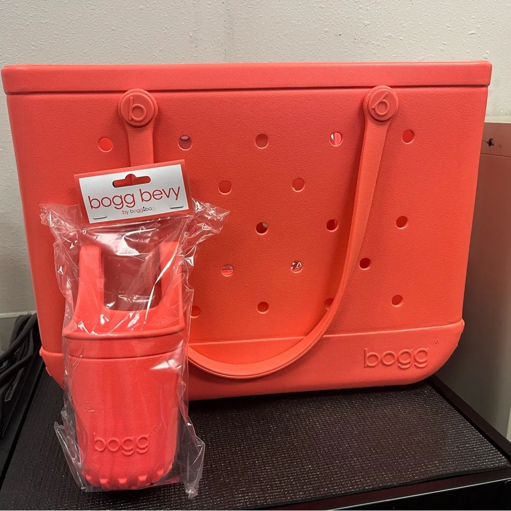 BOGG BAG Coral Tote Set with Perforated Design - Picture 4 of 14